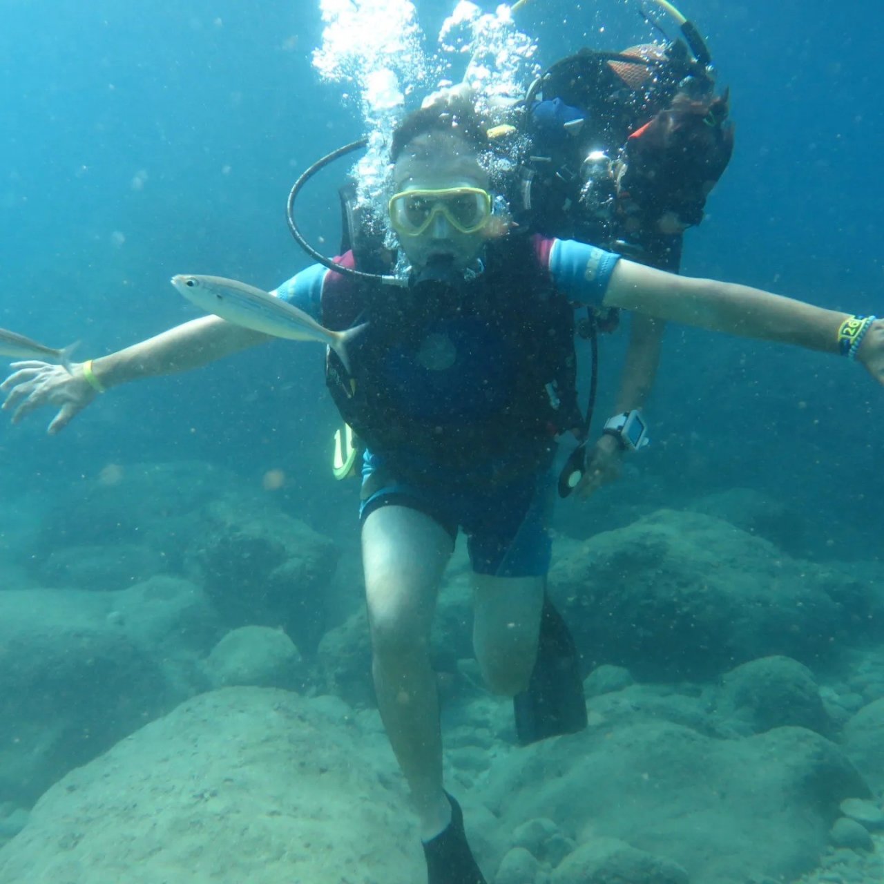 Dalgıçlık eğitimi alan Muğlalı çift denizin 40 metre derinliğinde Türk bayrağı açtı