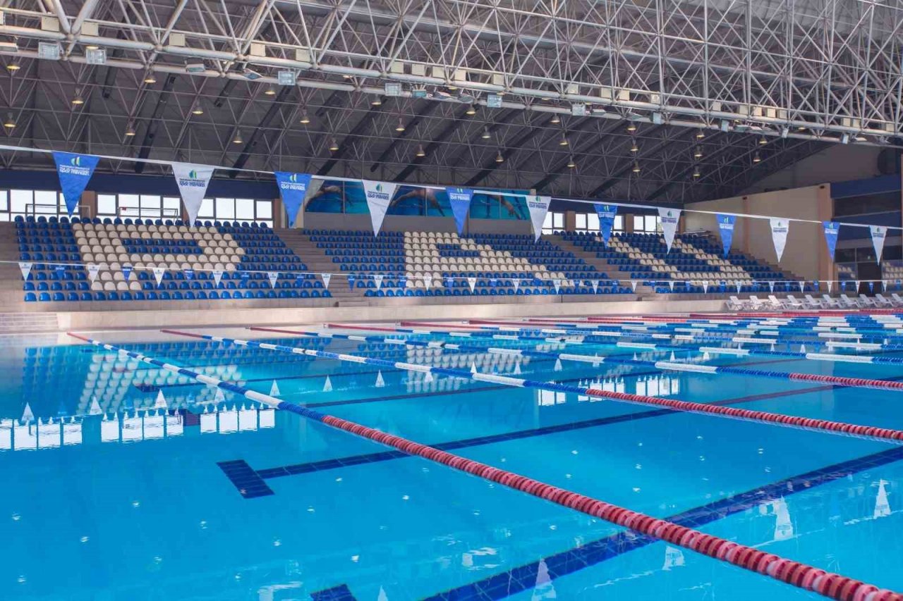 Son sınıf üniversiteliler için ücretsiz yüzme kursları başlıyor