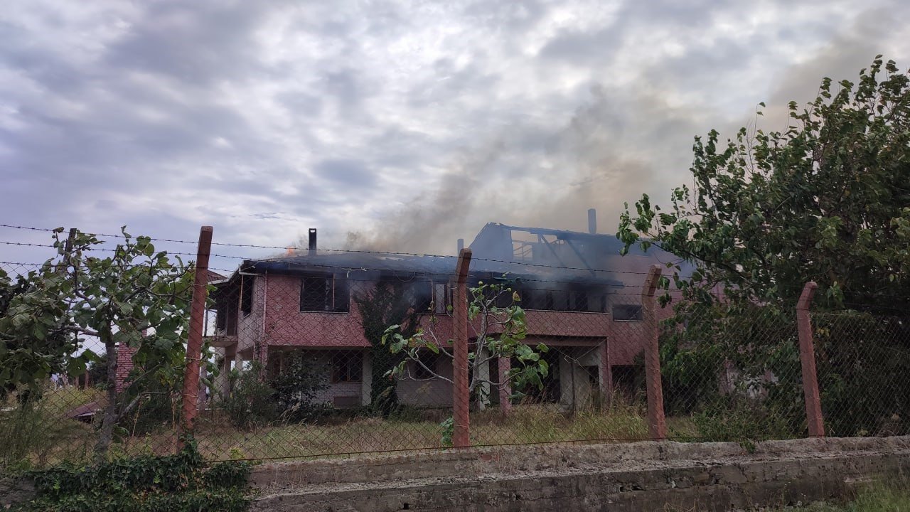 Villa alevlere teslim oldu