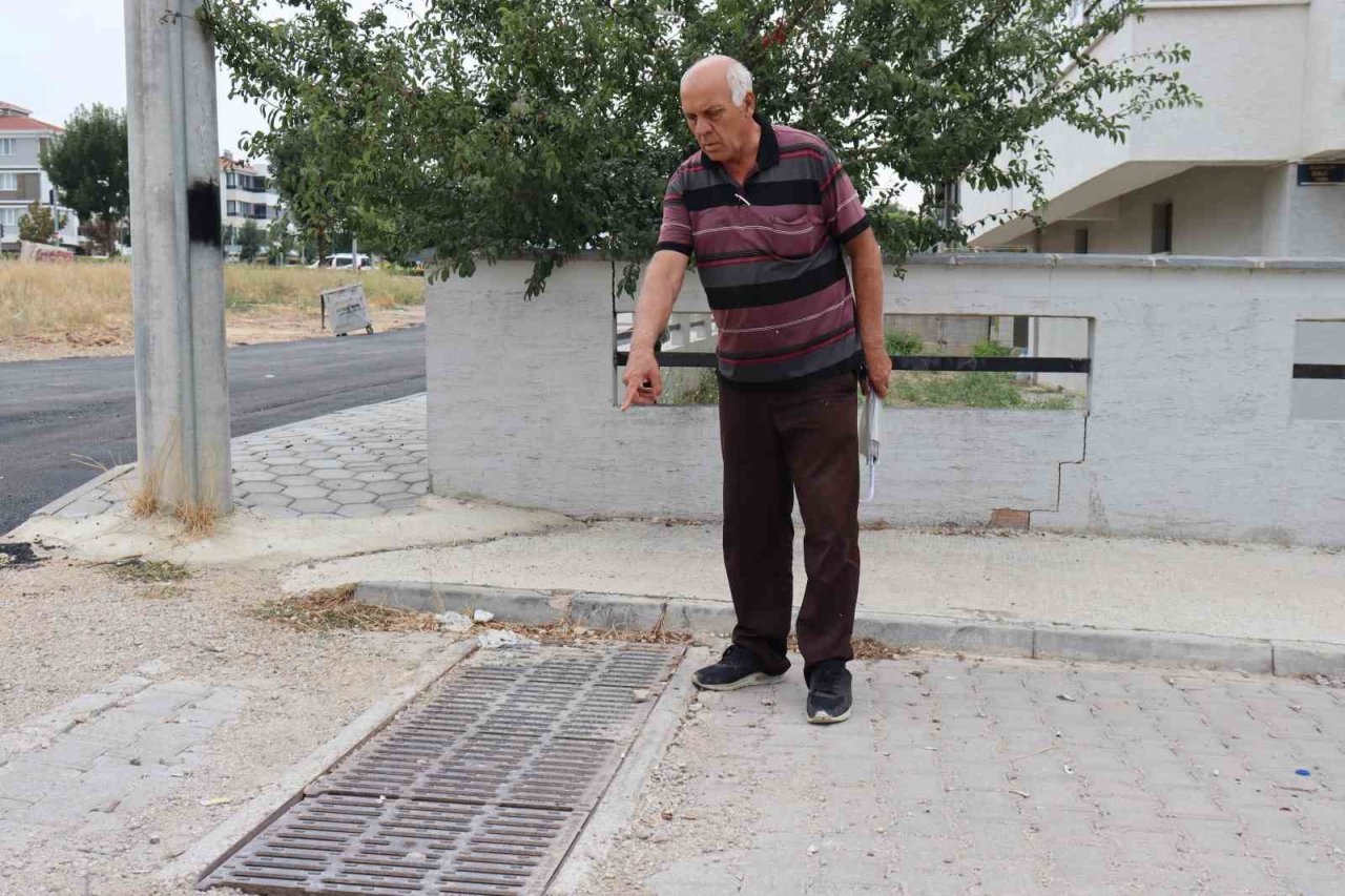 Bu mazgallardan su gitmez