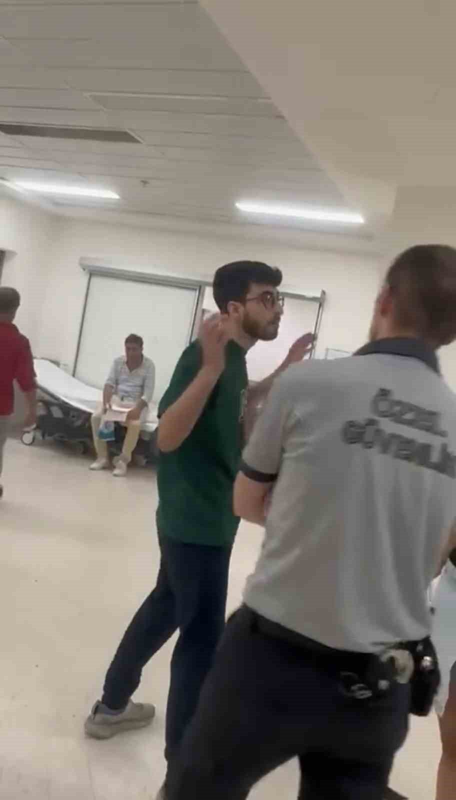 Taksim’de hastanede doktor dehşeti kamerada: Kadının gözüne yumruk attı