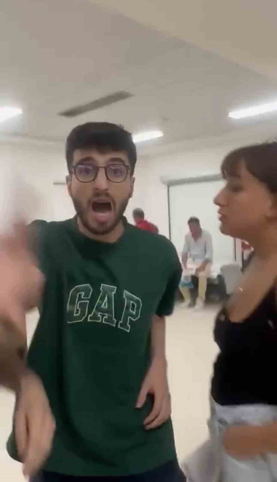 Taksim’de hastanede doktor dehşeti kamerada: Kadının gözüne yumruk attı