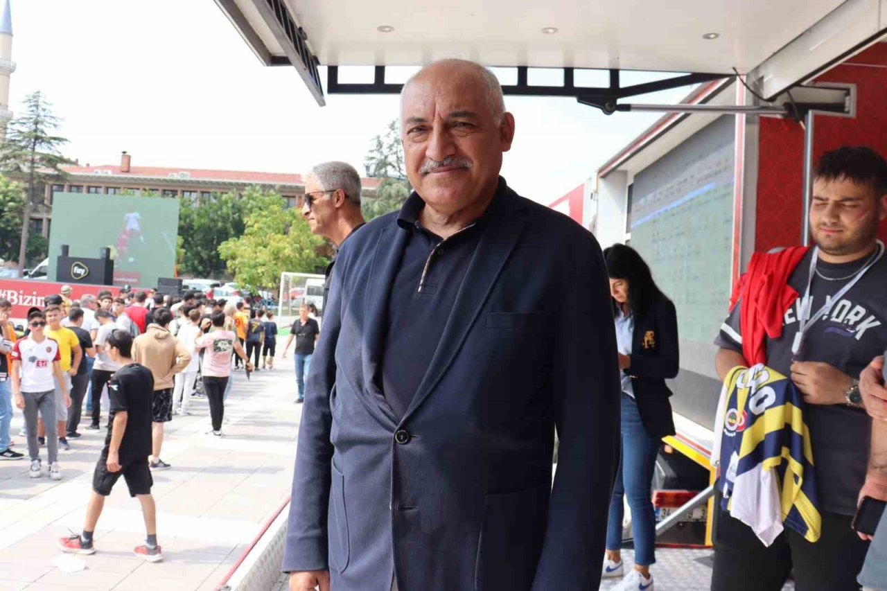 TFF Başkanı Büyükekşi’den maç öncesi forma çağrısı
