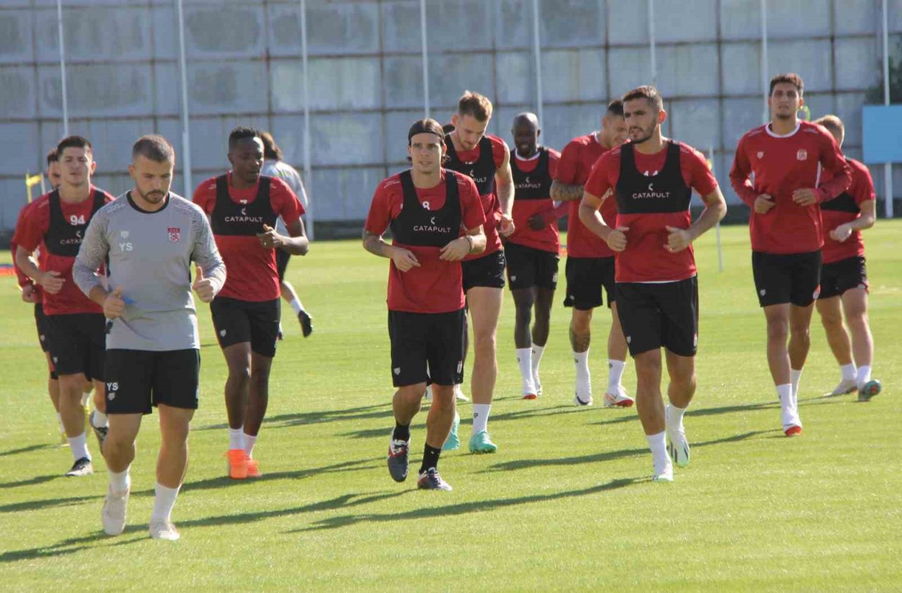 Sivasspor istasyon çalıştı
