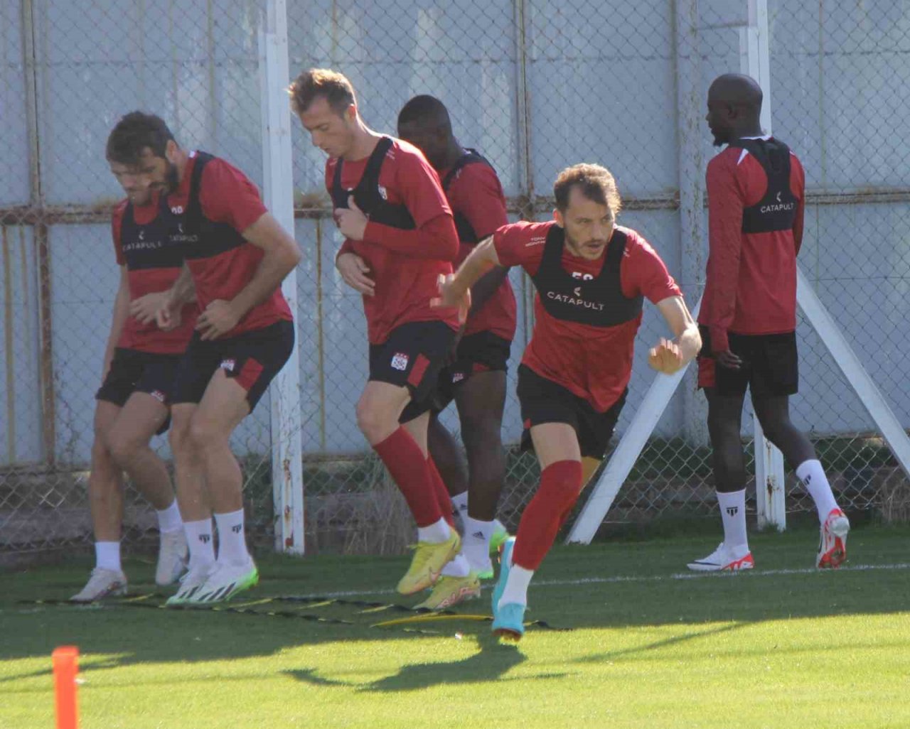 Sivasspor istasyon çalıştı