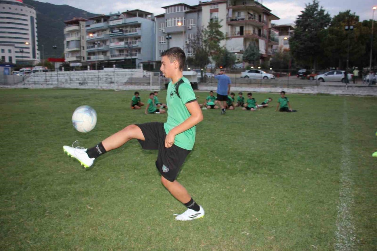 Denizlispor’un minik yıldızı aile büyüklerinin izinde ilerliyor