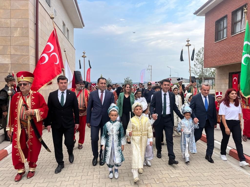 TOGG’lar sünnet çocukları için süslendi