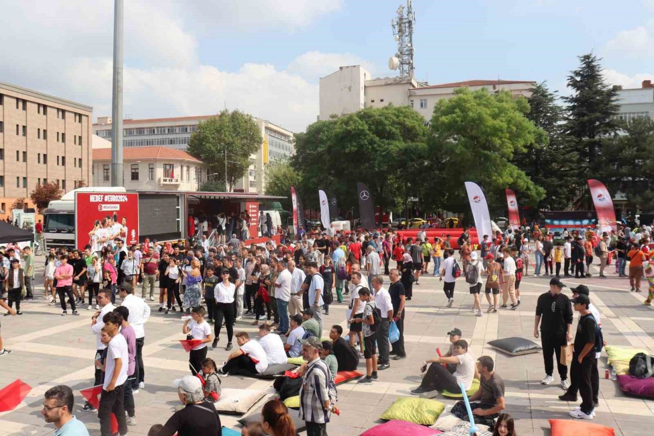 TFF Başkanı Büyükekşi’den maç öncesi forma çağrısı