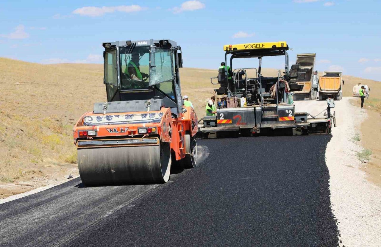 Van Büyükşehir Belediyesinden asfalt çalışması