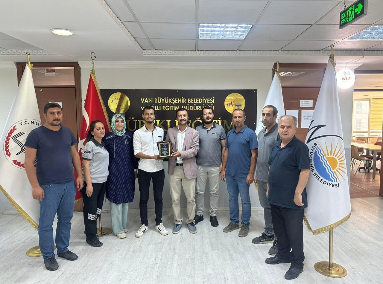 KPSS Türkiye birincisi Van Büyükşehir Belediyesi Sürekli Eğitim Merkezinden