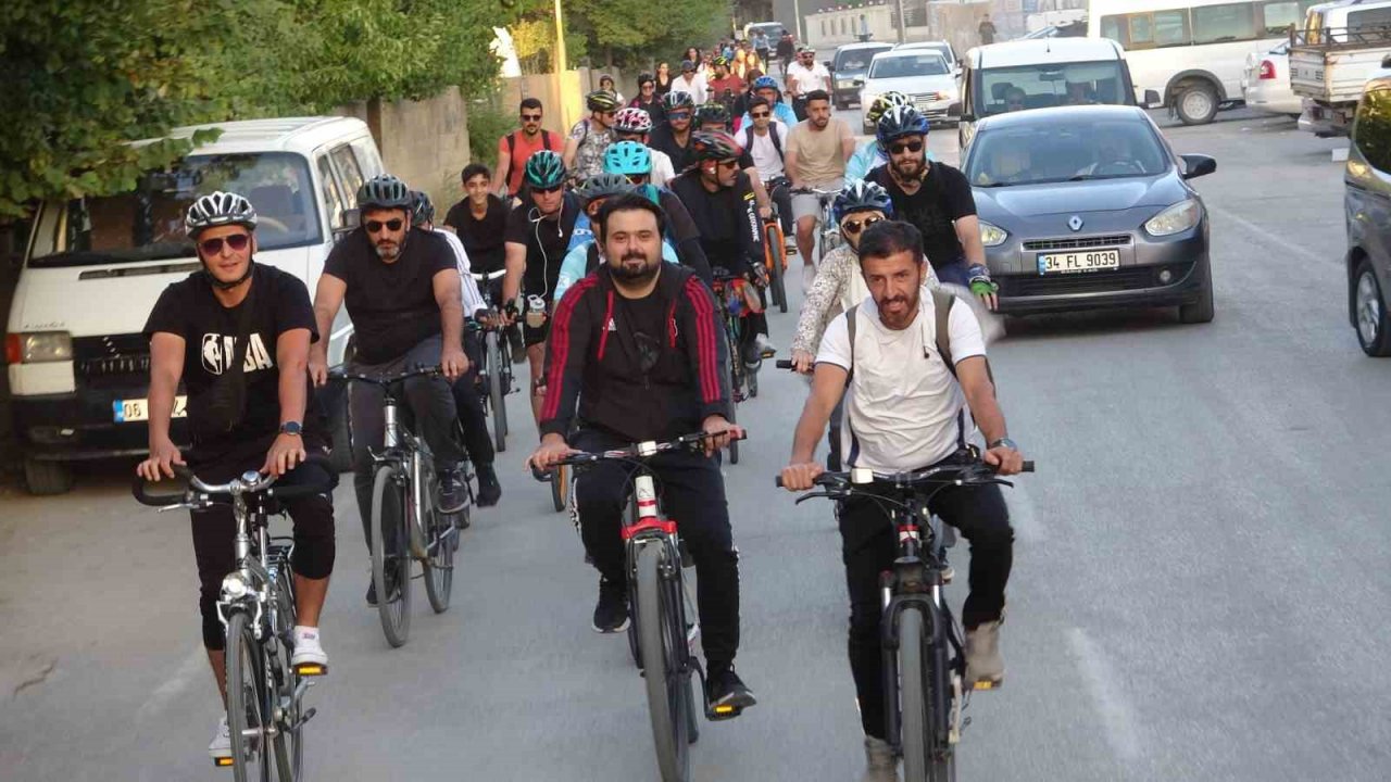 Van’da bisikletliler sağlıklı yaşam için pedal çevirdi
