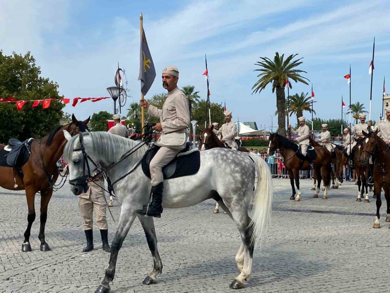 101’inci yılında İzmir’in kurtuluşu canlandırıldı