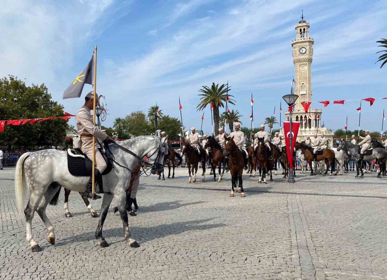 101’inci yılında İzmir’in kurtuluşu canlandırıldı