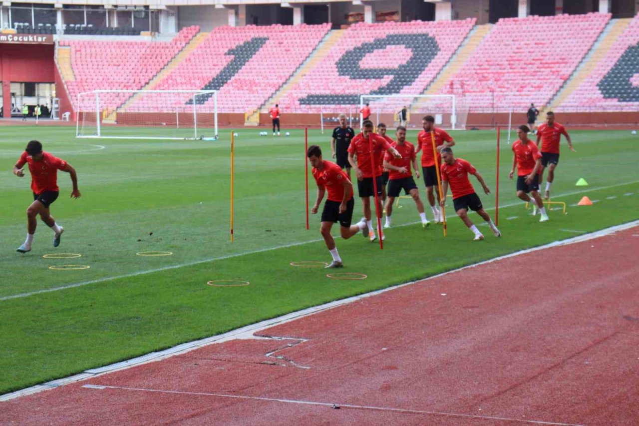 A Milli Futbol Takımı, Japonya maçı hazırlıklarına başladı