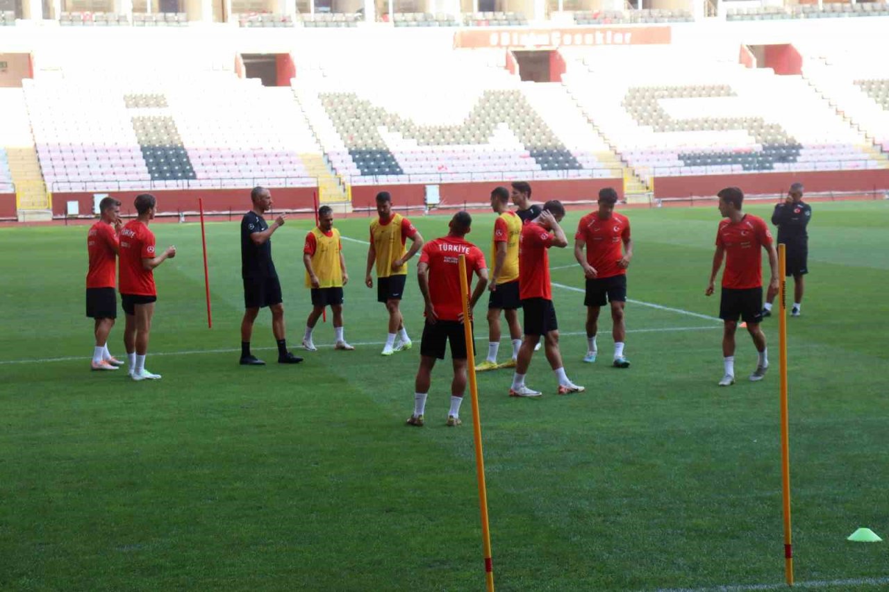 A Milli Futbol Takımı, Japonya maçı hazırlıklarına başladı