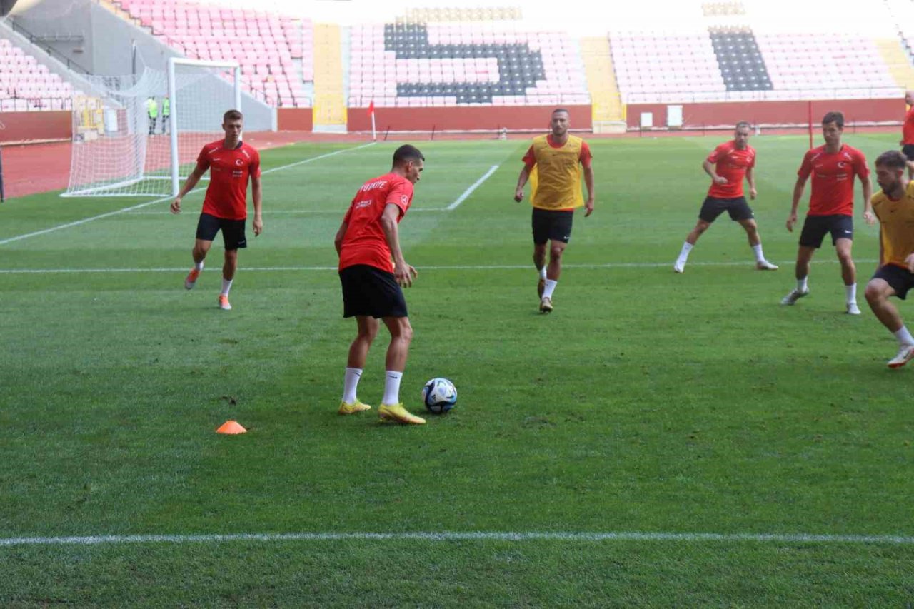 A Milli Futbol Takımı, Japonya maçı hazırlıklarına başladı