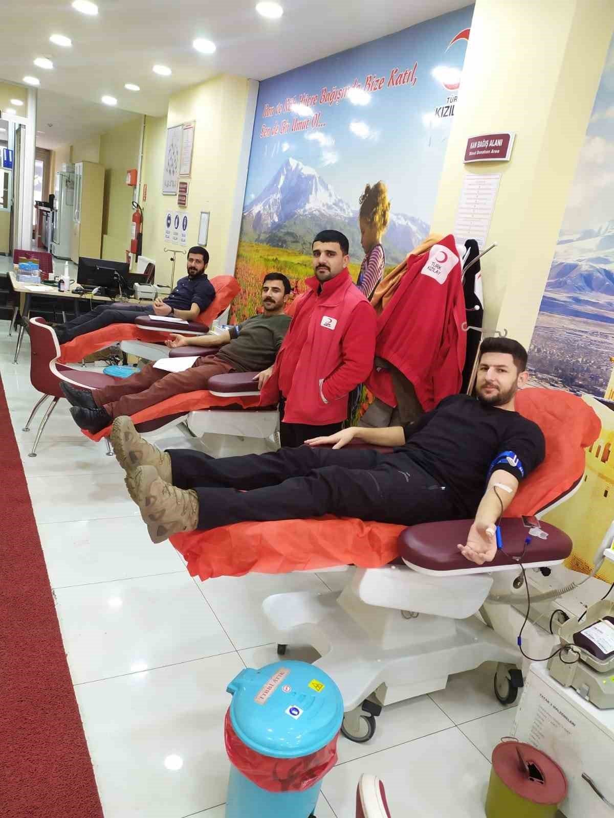 Ağrı İl Emniyet Müdürlüğü’nden Kızılay’a kan bağışı