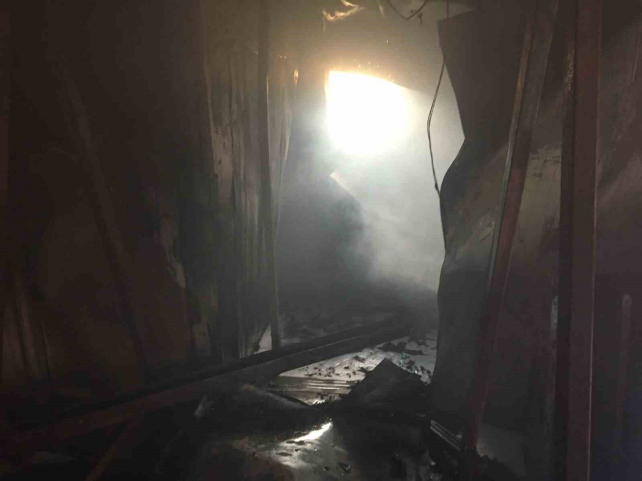 Burdur’da besi çiftliğinde çıkan yangın büyümeden söndürüldü