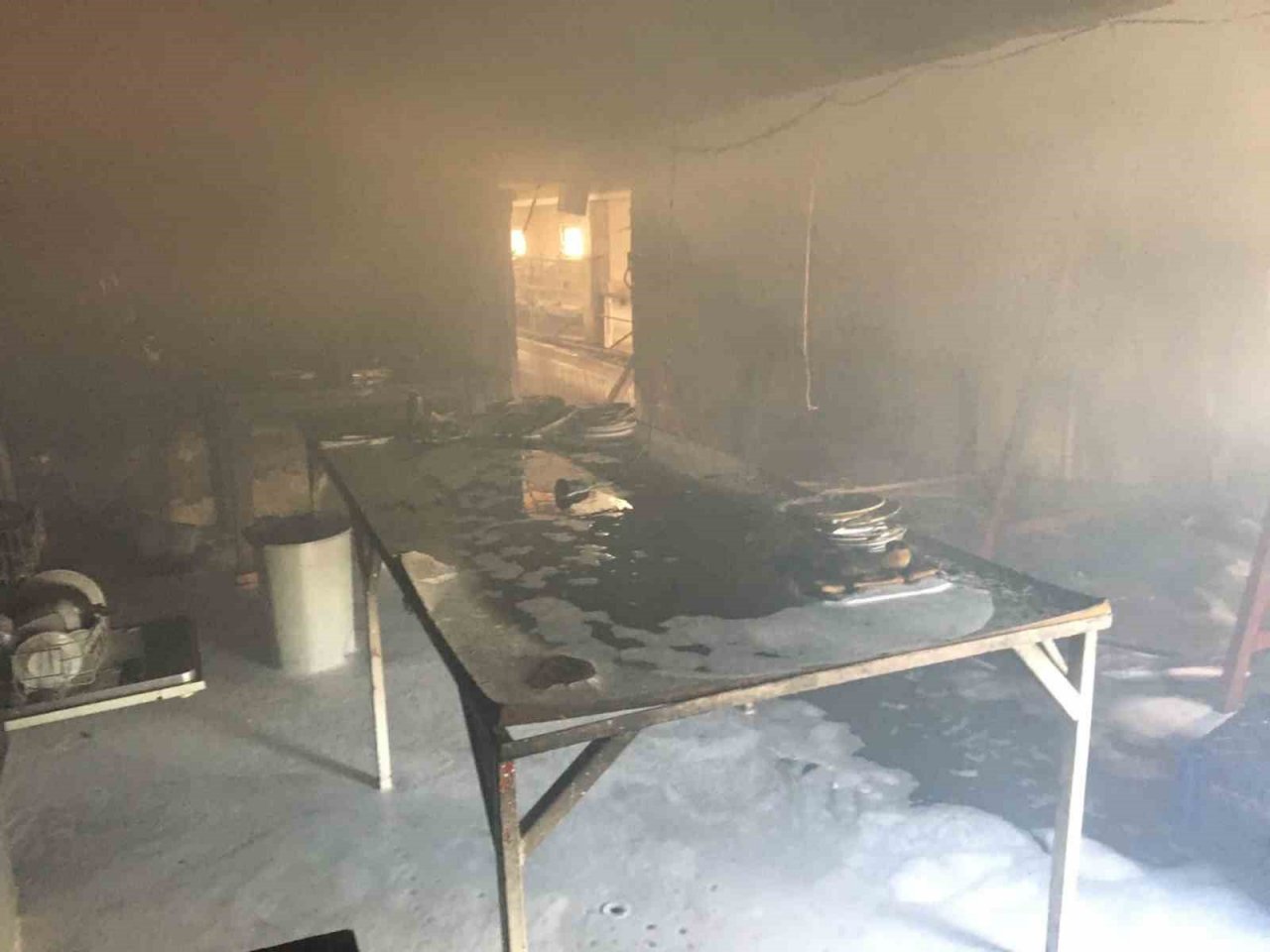 Burdur’da besi çiftliğinde çıkan yangın büyümeden söndürüldü