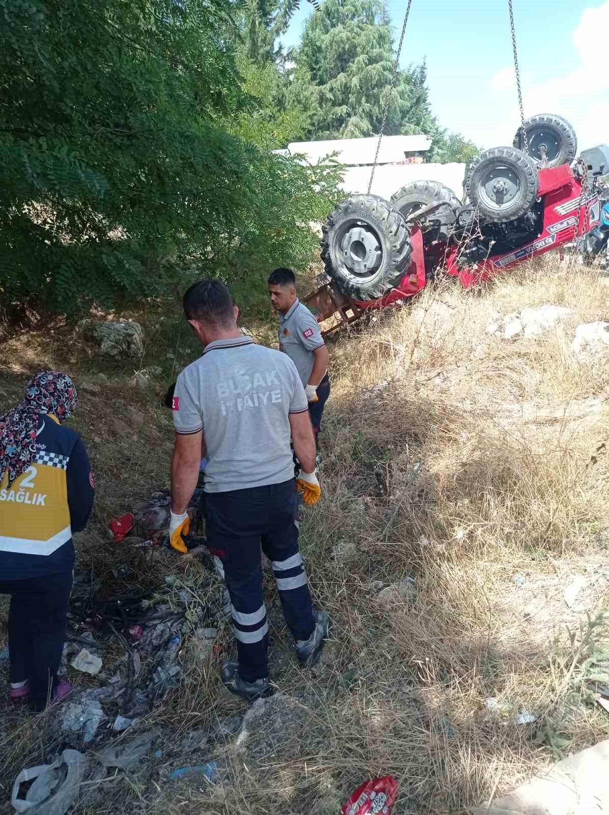 Burdur’da devrilen traktörün altında kalan 1 kişi ağır yaralandı