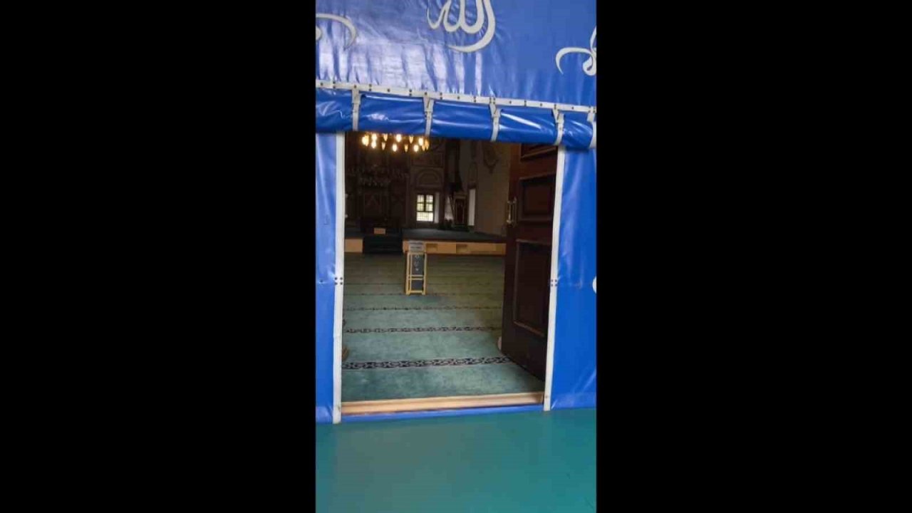 Bu caminin içine sinek giremiyor