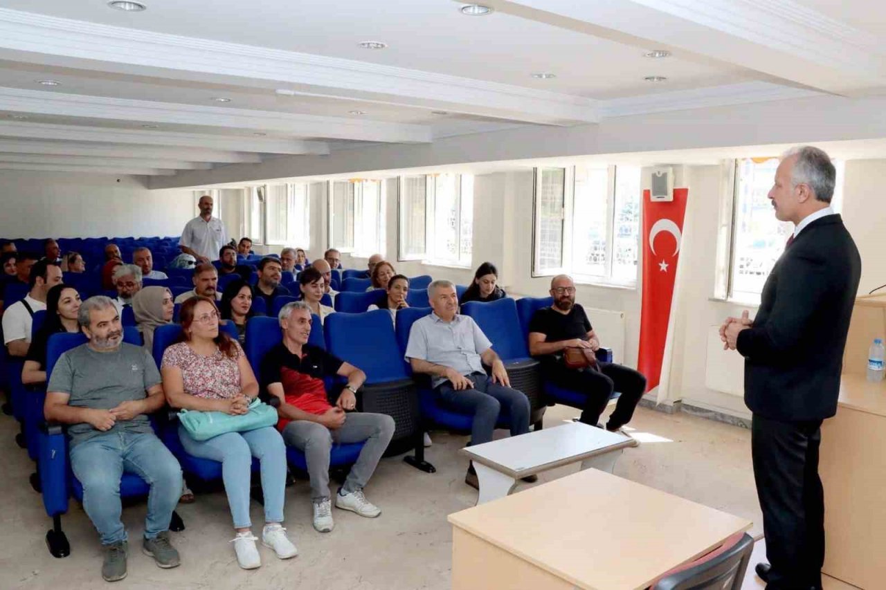 “Çocuklarımızın gönlüne girmeliyiz”