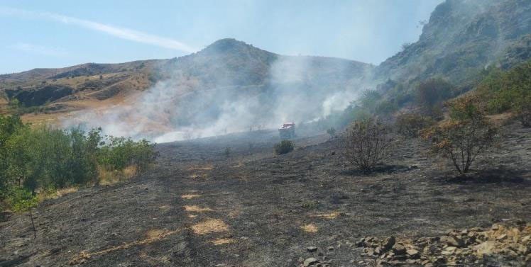 İskilip’te korkutan anız yangını