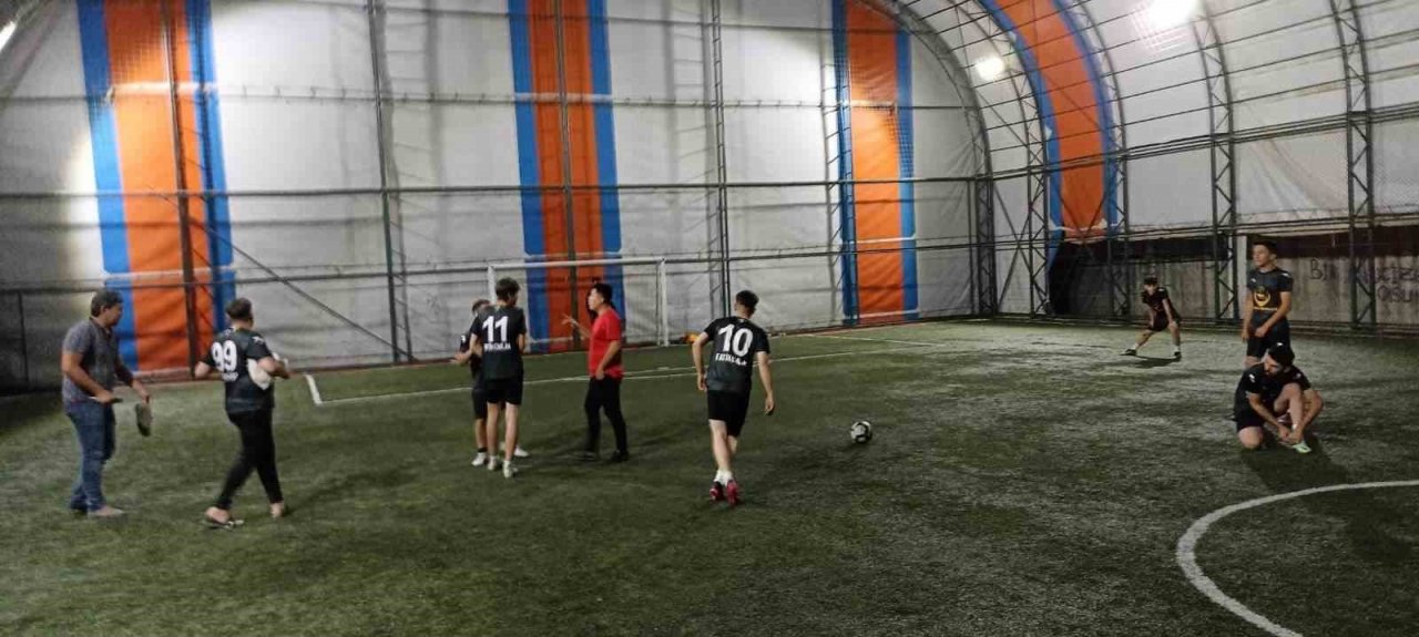 Çameli 100. yıl için yeşil sahada buluştu