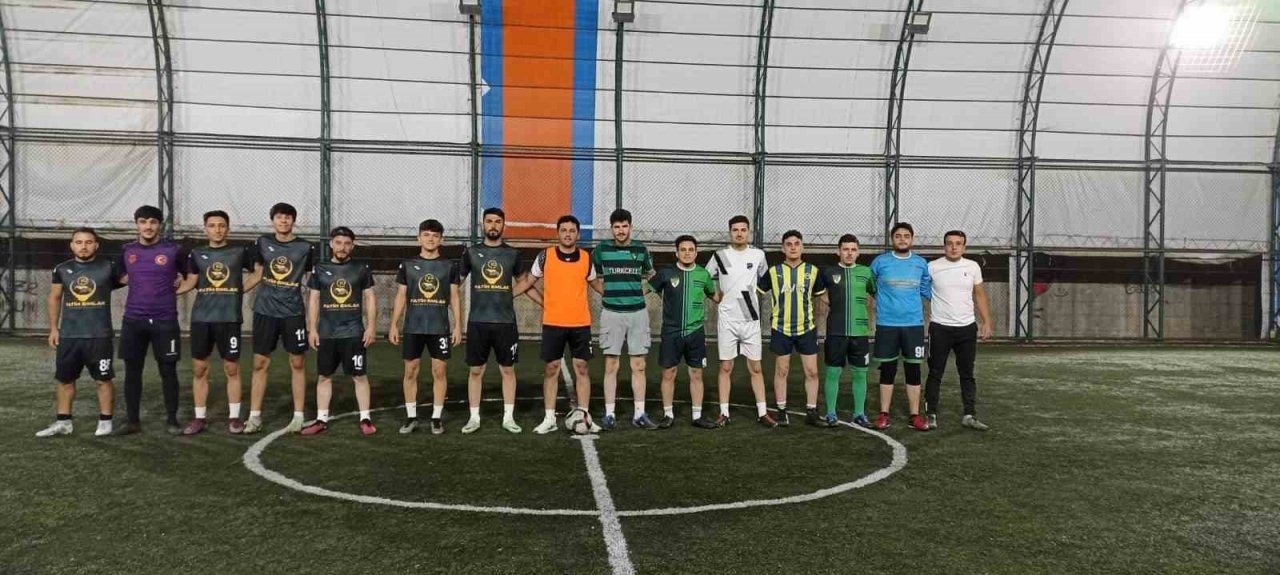 Çameli 100. yıl için yeşil sahada buluştu