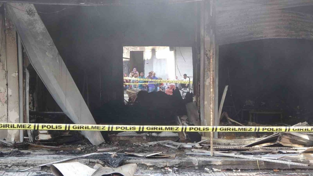 Diyarbakır’da tekstil dükkanında patlama: 25 kişi dumandan etkilendi