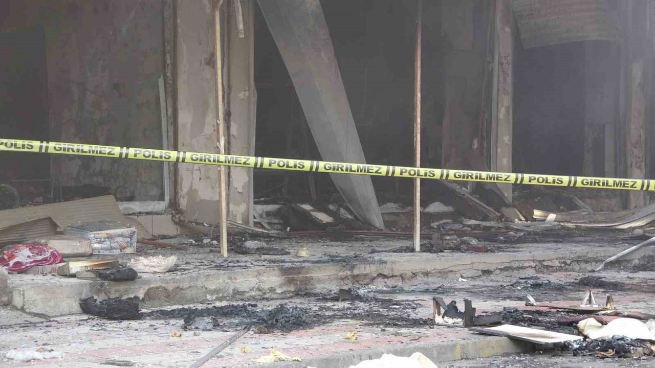 Diyarbakır’da tekstil dükkanında patlama: 25 kişi dumandan etkilendi