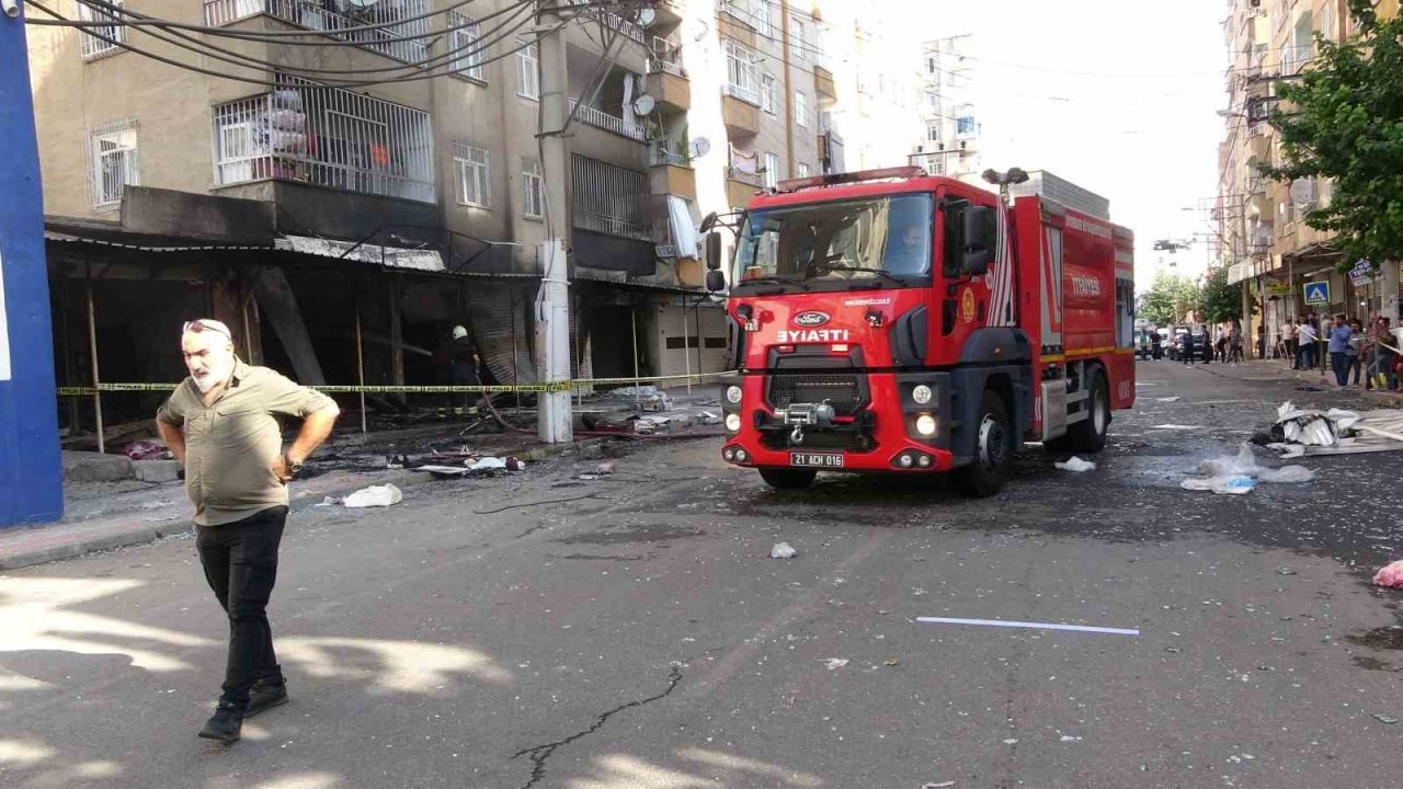 Diyarbakır’da tekstil dükkanında patlama: 25 kişi dumandan etkilendi