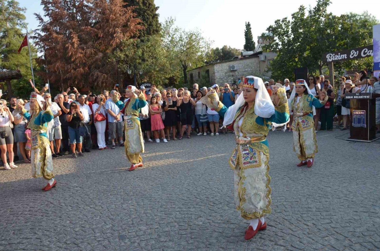 “Dünya Didim’i Seviyor” festivali 75 ülkeden gelenlerin katılımıyla yapıldı