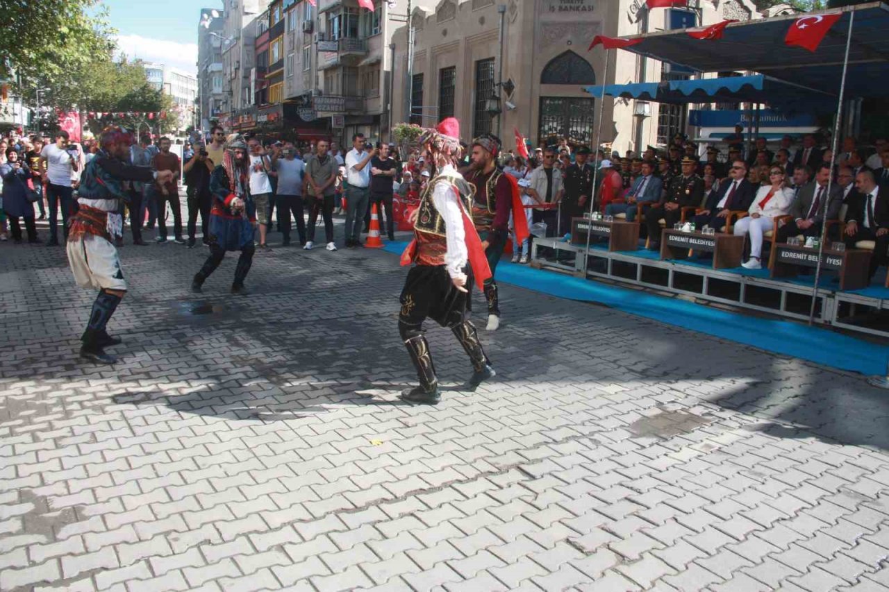 Edremit 101. kurtuluş yılını törenlerle kutladı