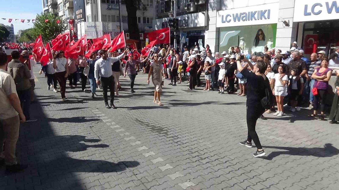 Edremit 101. kurtuluş yılını törenlerle kutladı