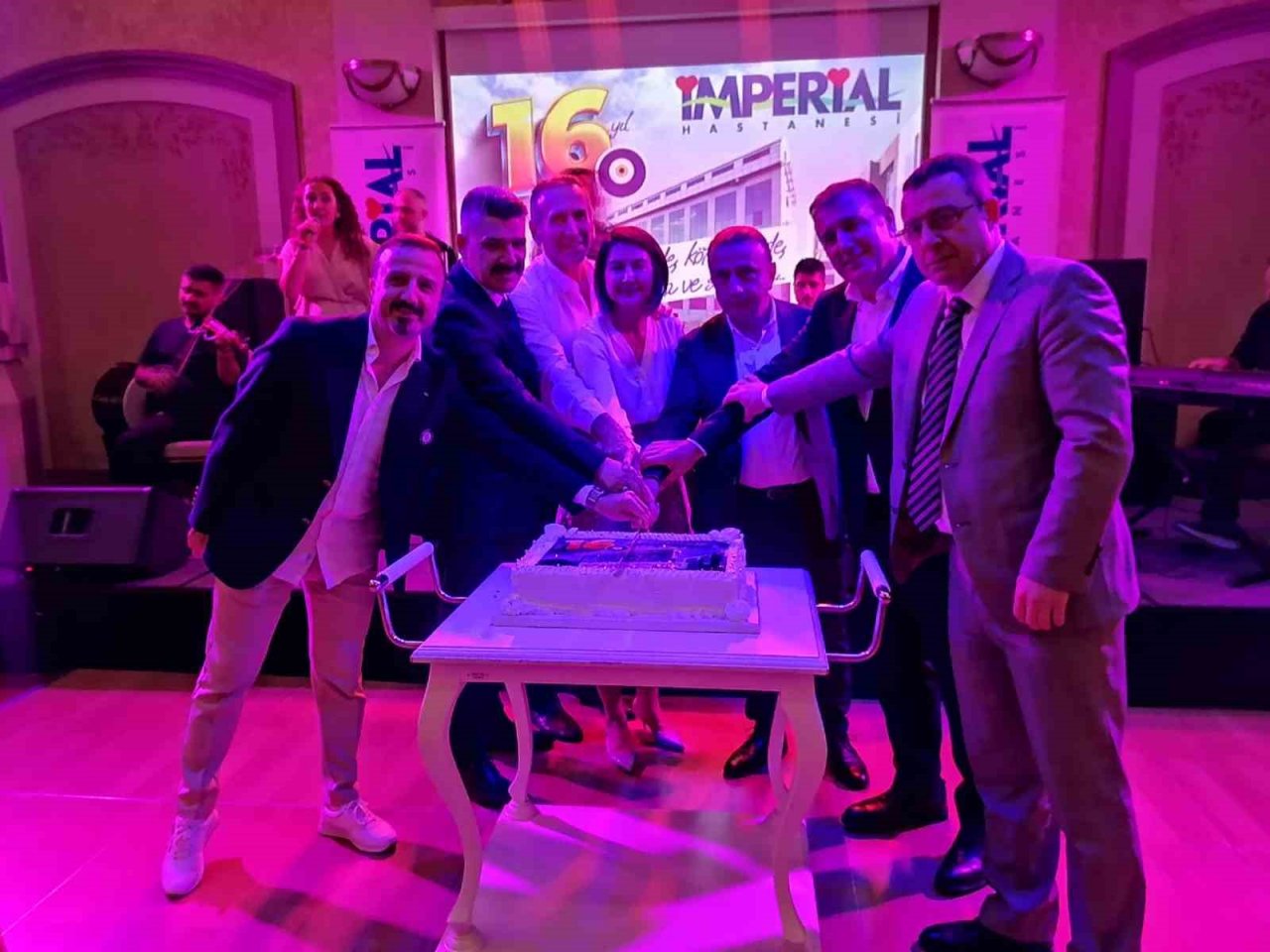 Özel İmperial Hastanesi 16. yaşını kutladı