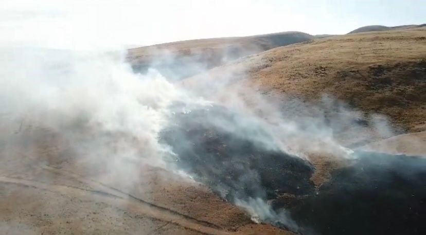 Elazığ’da korkutan yangın: Alevler büyük bir alana yayıldı