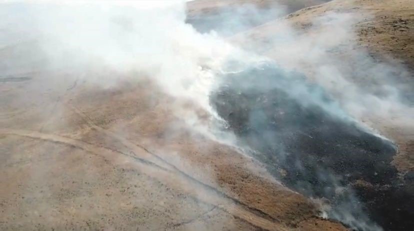 Elazığ’da korkutan yangın: Alevler büyük bir alana yayıldı