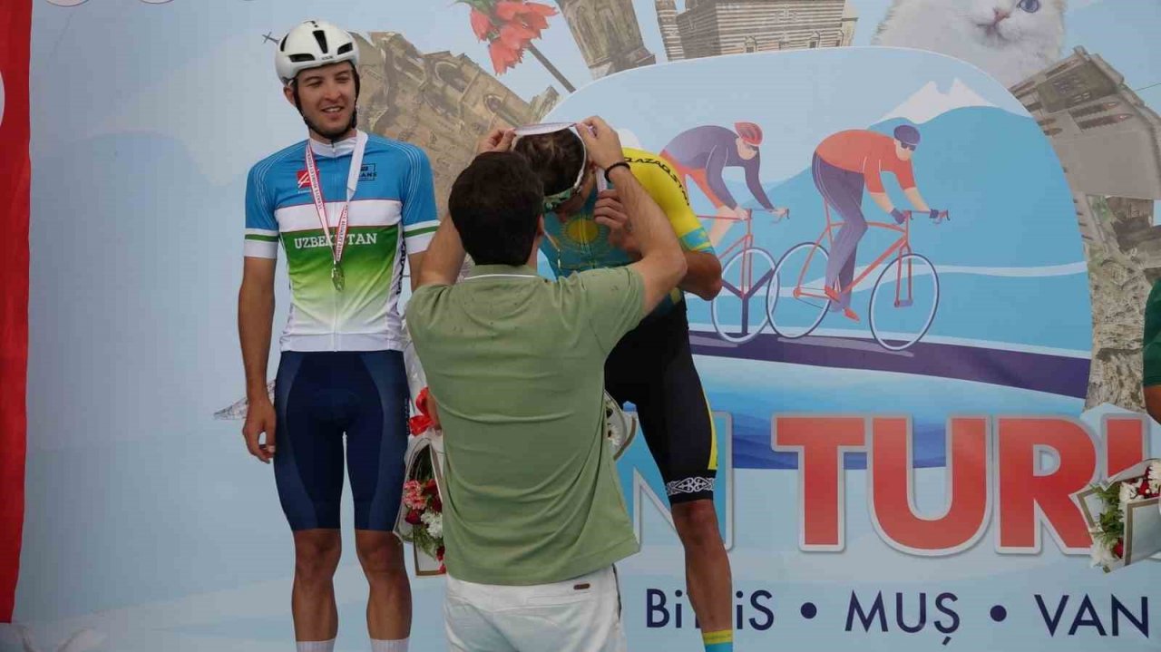 Tour of Van Uluslararası Bisiklet Yarışı’nın Erciş etabı tamamlandı