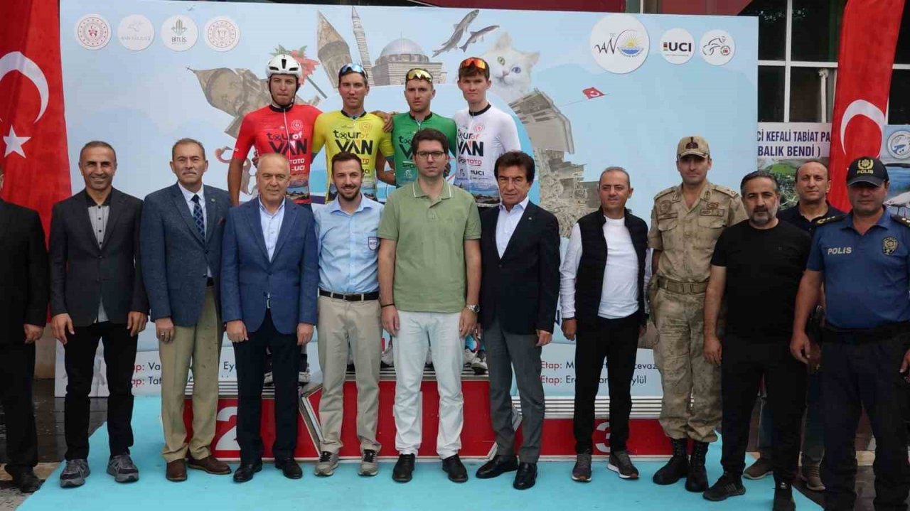 Tour of Van Uluslararası Bisiklet Yarışı’nın Erciş etabı tamamlandı