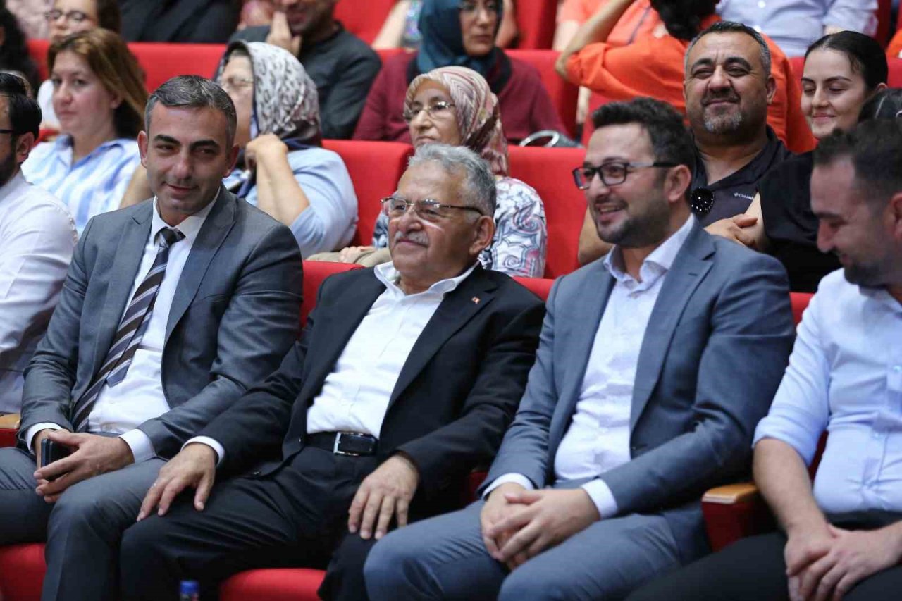 Başkan Büyükkılıç’tan konservatuar’ın coşkulu kapanışına özel türkü