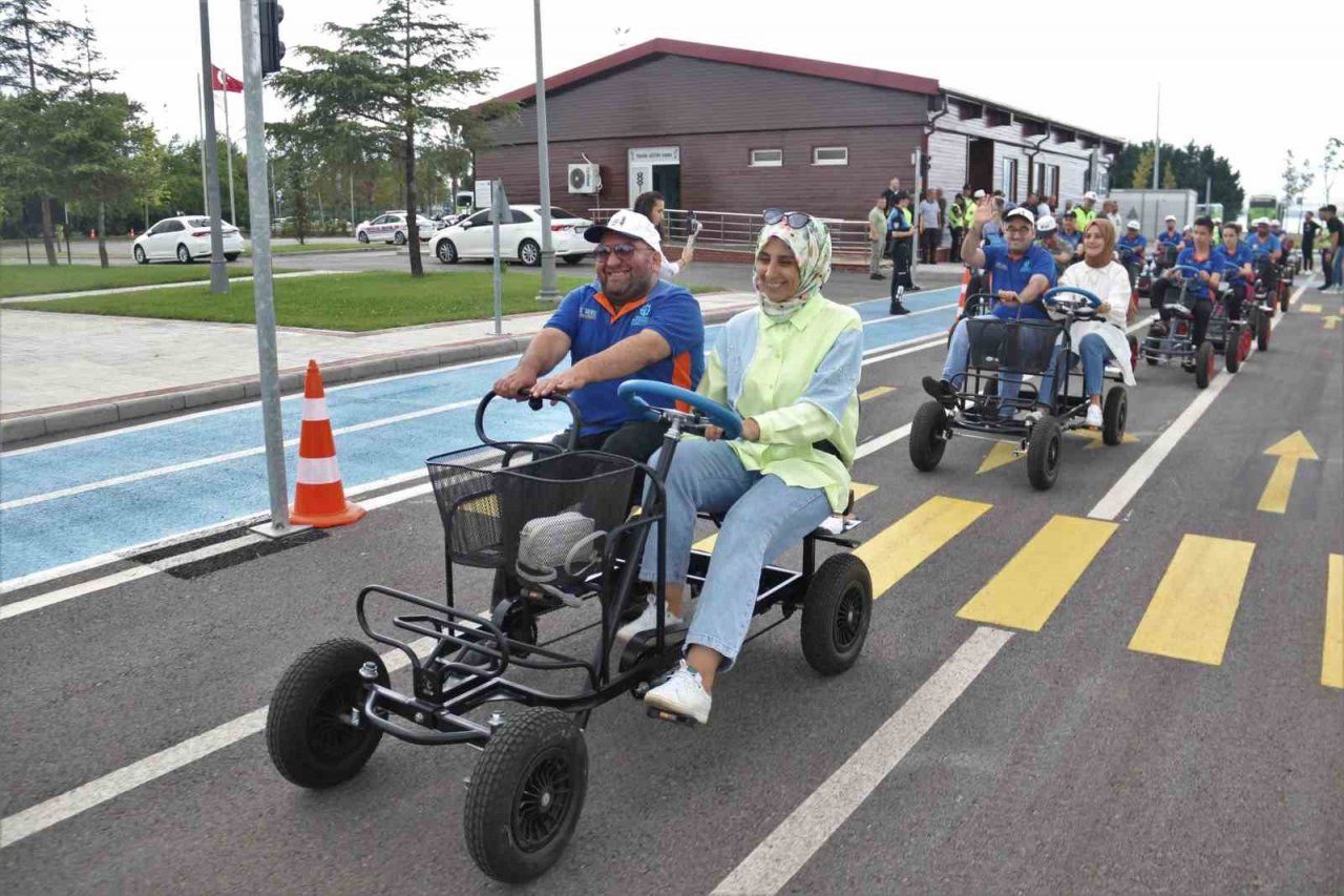 Özel bireyler trafik kurallarını eğlenerek öğreniyor