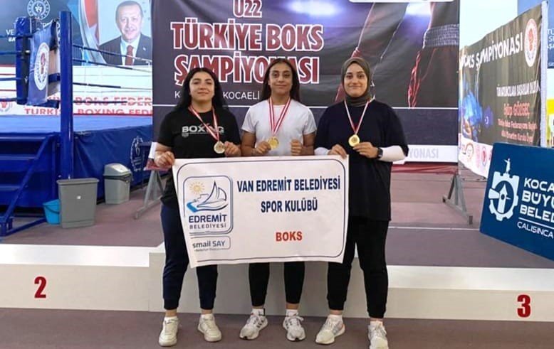 Edremit Boks Takımı Türkiye Şampiyonu oldu