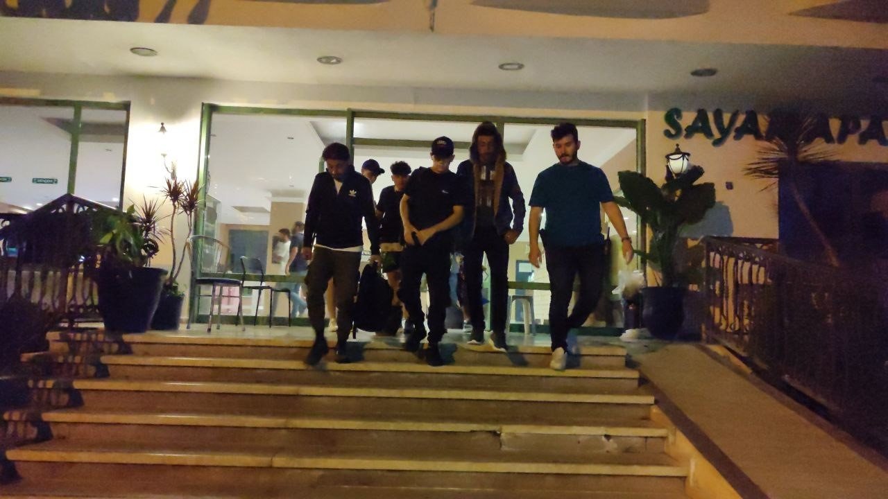 Marmaris’te bir apart otelde 32 düzensiz göçmen yakalandı