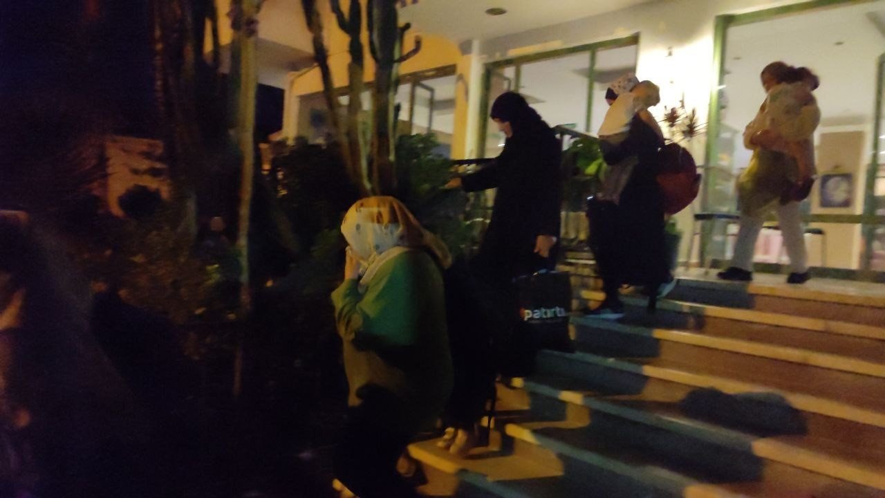 Marmaris’te bir apart otelde 32 düzensiz göçmen yakalandı