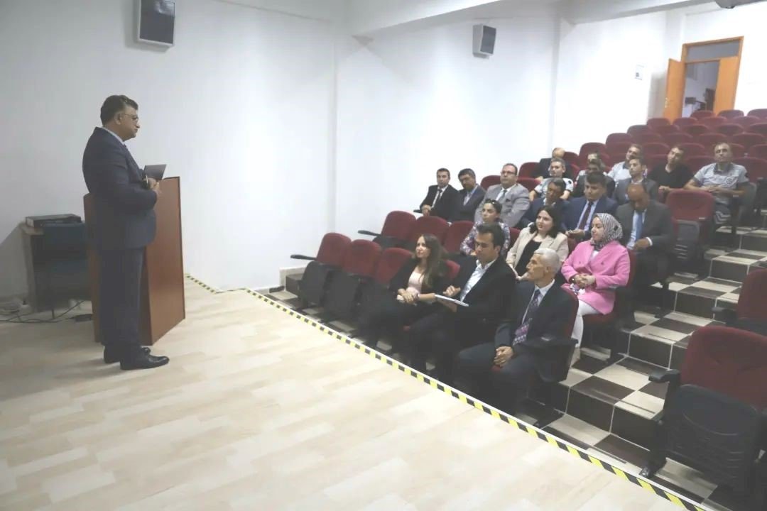 Rektör Kızıltoprak: "Ders içerikleri kaliteli ve güncel olmak zorunda”