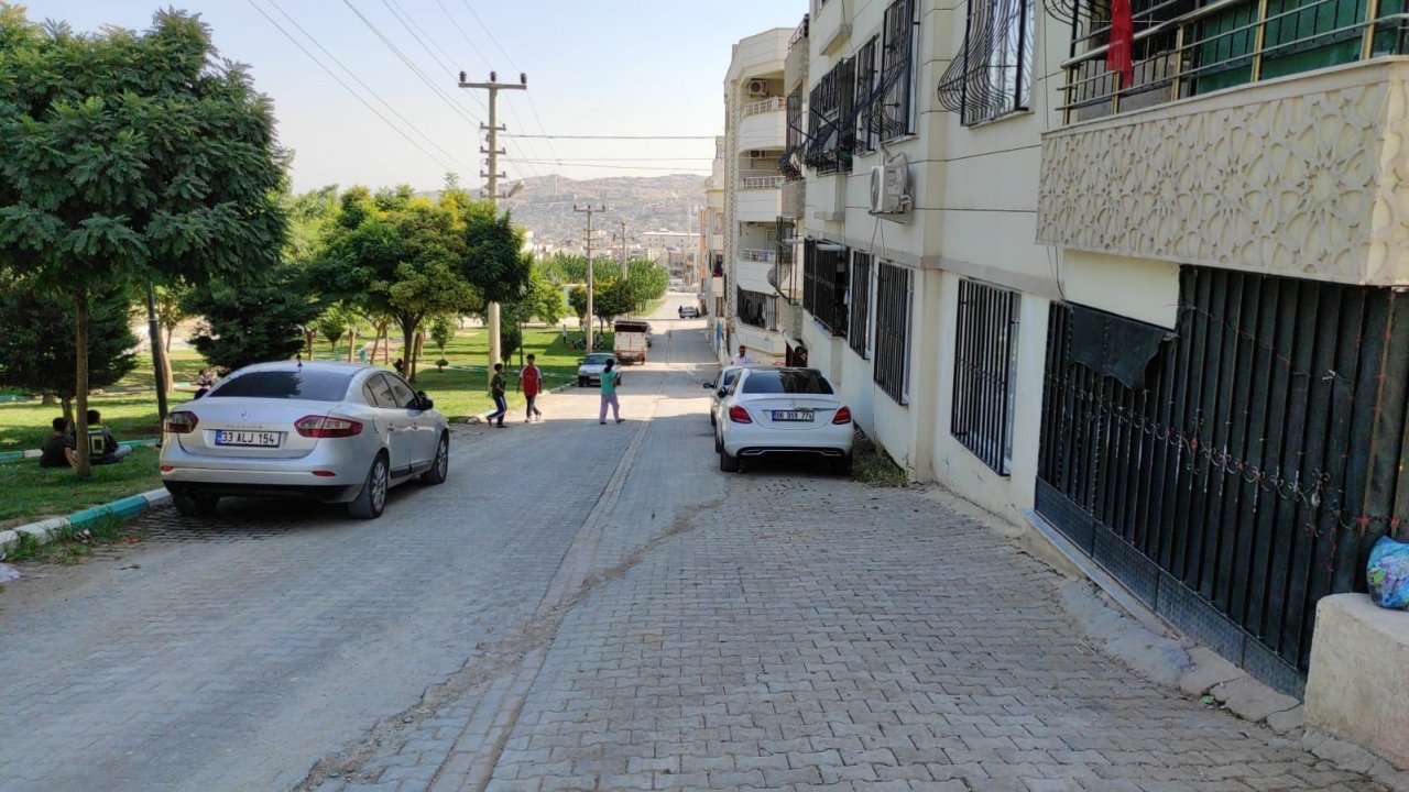 Şanlıurfa’da el freni çekilmeyen otomobil sürücüsüne kabusu yaşattı