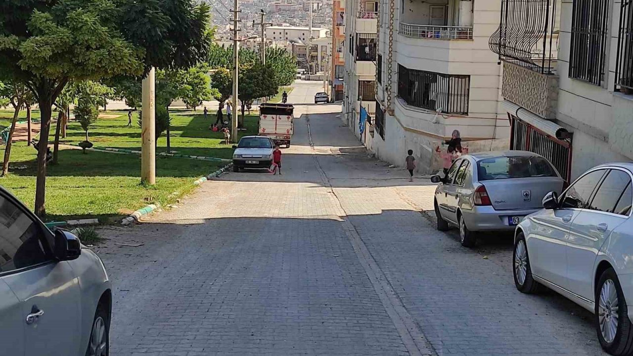 Şanlıurfa’da el freni çekilmeyen otomobil sürücüsüne kabusu yaşattı