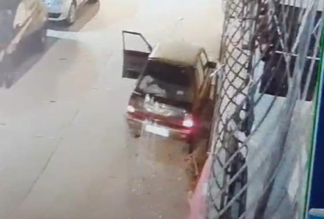 Şanlıurfa’da el freni çekilmeyen otomobil sürücüsüne kabusu yaşattı