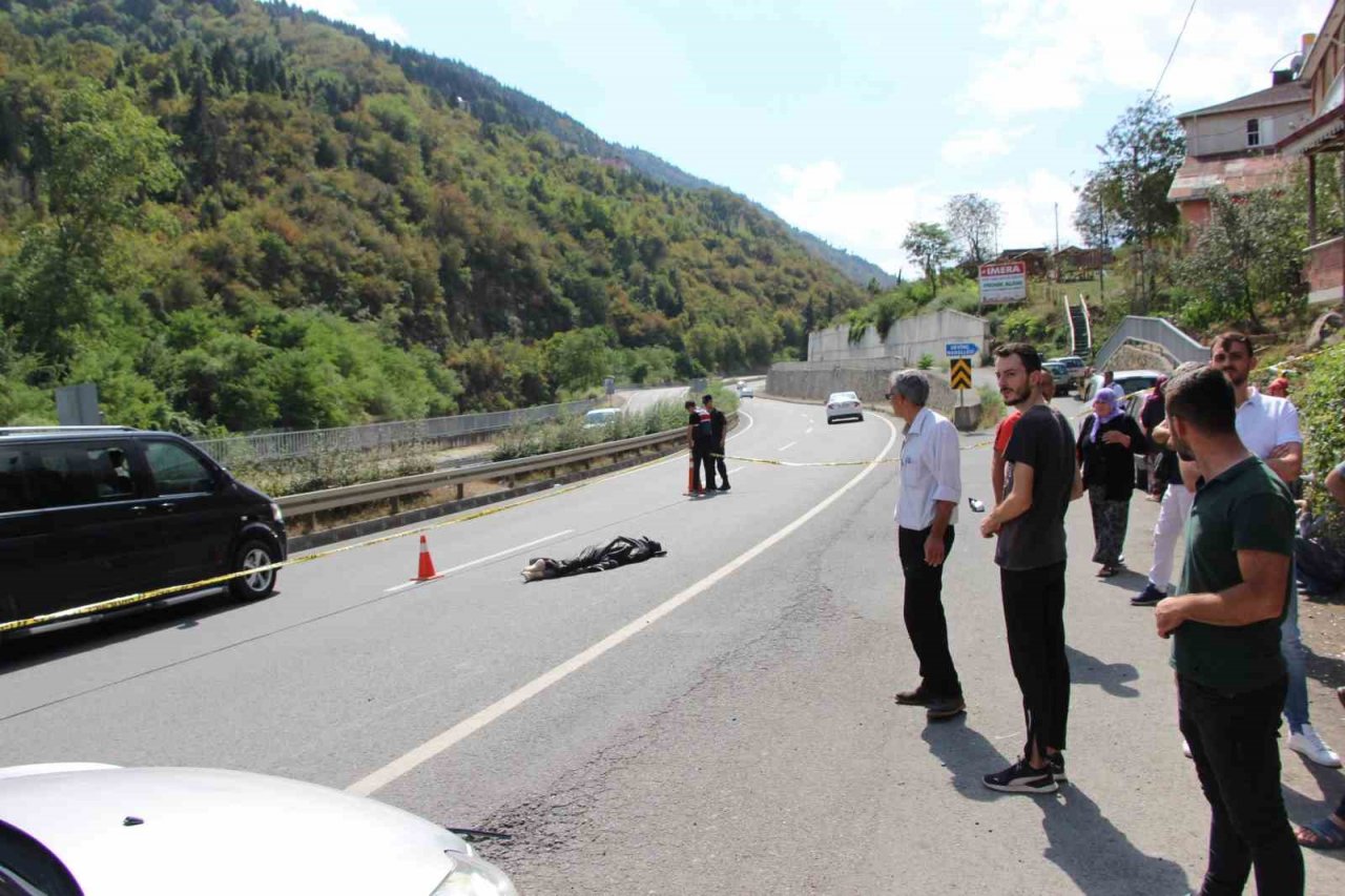 Metrelerce sürüklendi, geride ayakkabısı ve kasketi kaldı